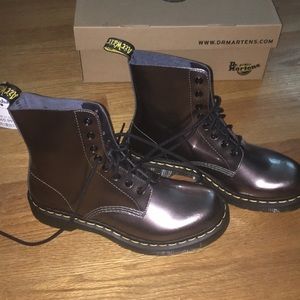 Holographic dr martens